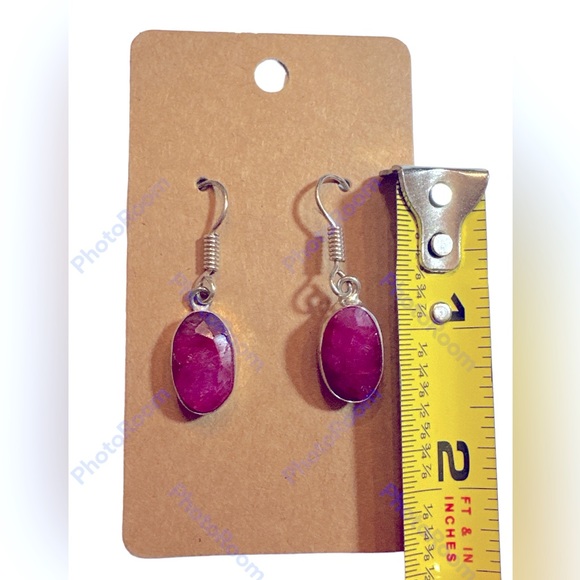 Oval-shaped Ruby gemstone dangling earrings 🩷 on sterling silver overlay - Picture 3 of 6